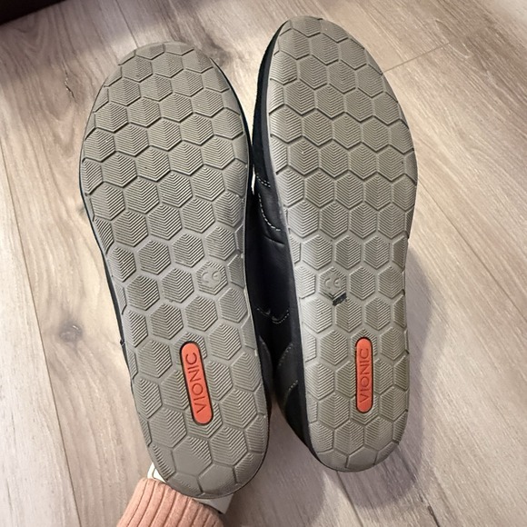 Vionic Ladies Sneakers with Orthaheel Technology Size 8 Black - Picture 8 of 8